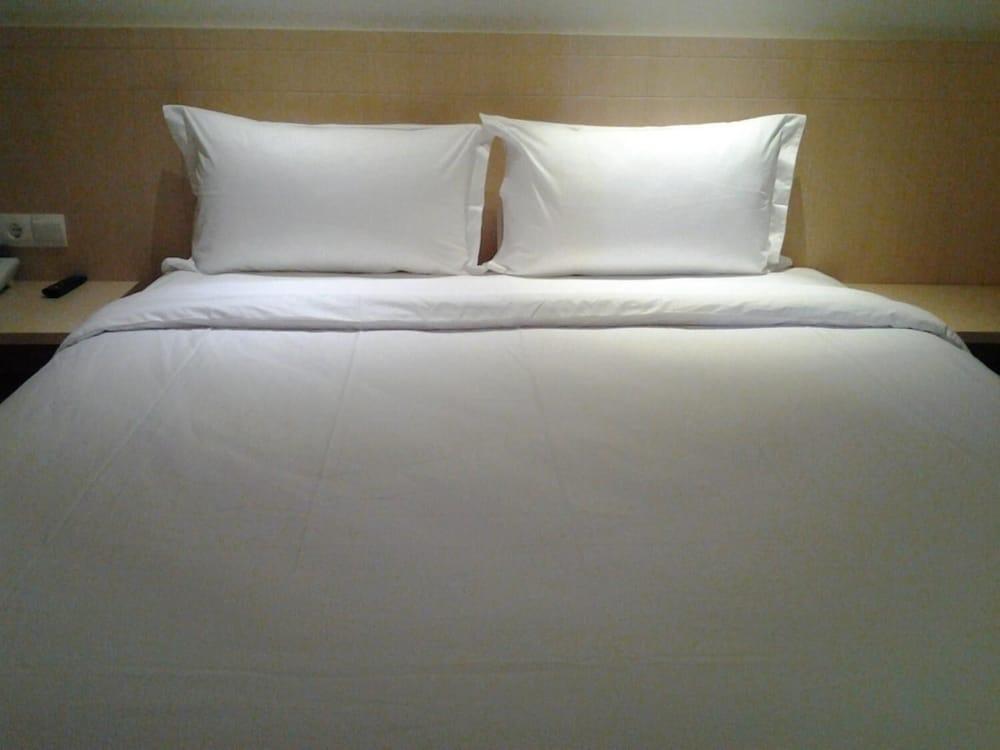 Zodiak Asia Afrika By Kagum Hotels Bandung Buitenkant foto