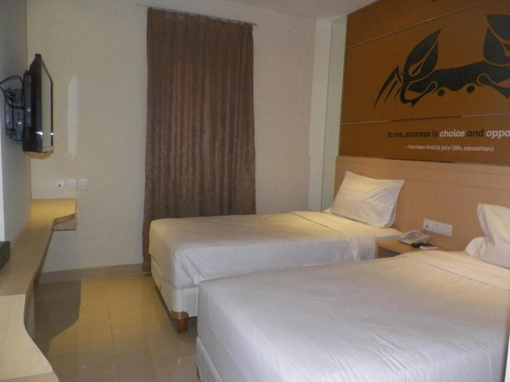 Zodiak Asia Afrika By Kagum Hotels Bandung Buitenkant foto