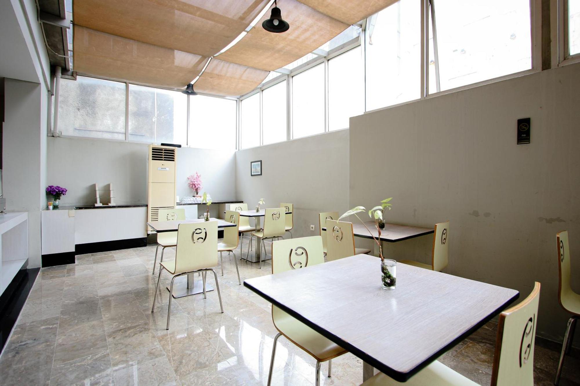 Zodiak Asia Afrika By Kagum Hotels Bandung Buitenkant foto
